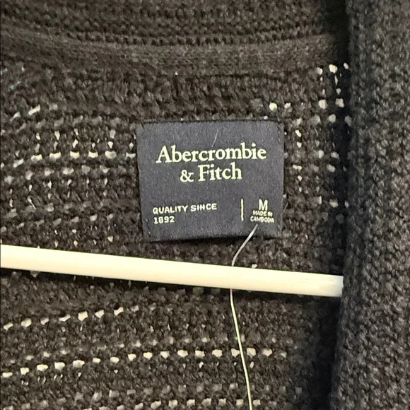 Abercrombie & Fitch Black Knit Short-Sleeve Cardigan - Picture 2 of 5